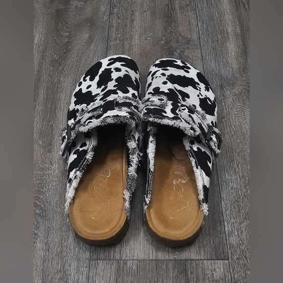 Women's Very G Black and White Cow Print Clog Shoes-Size 9 - Picture 4 of 9